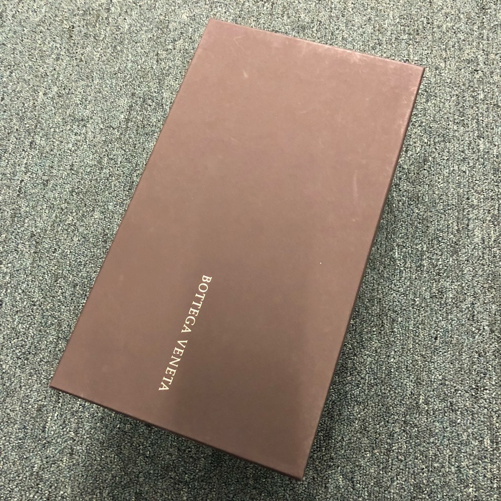 Like new Bottega Veneta Men shoes box